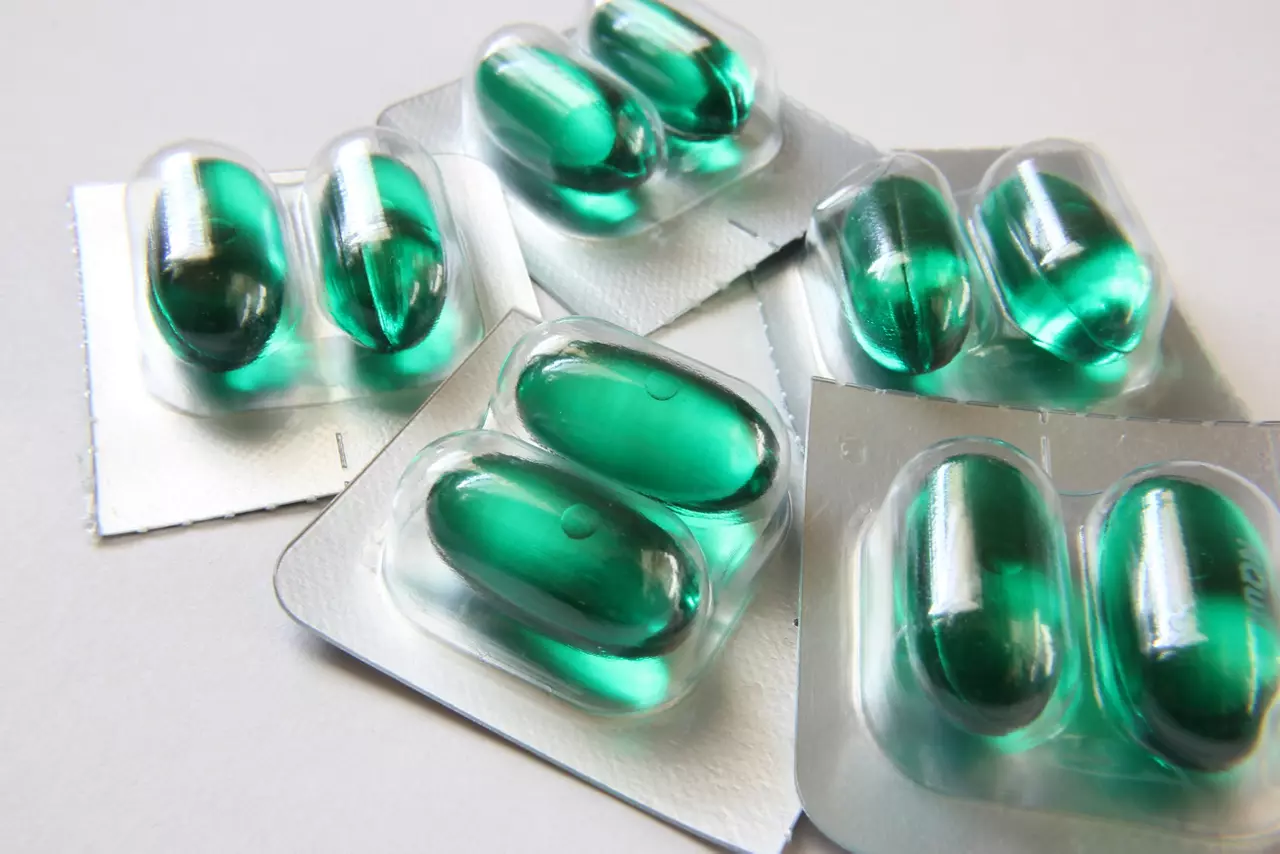 Green pill gel capsules