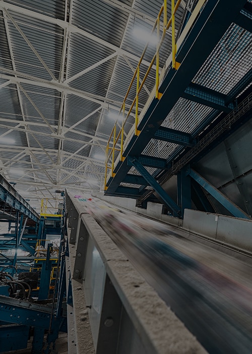 Large conveyor lines plant for sorting and processing household 