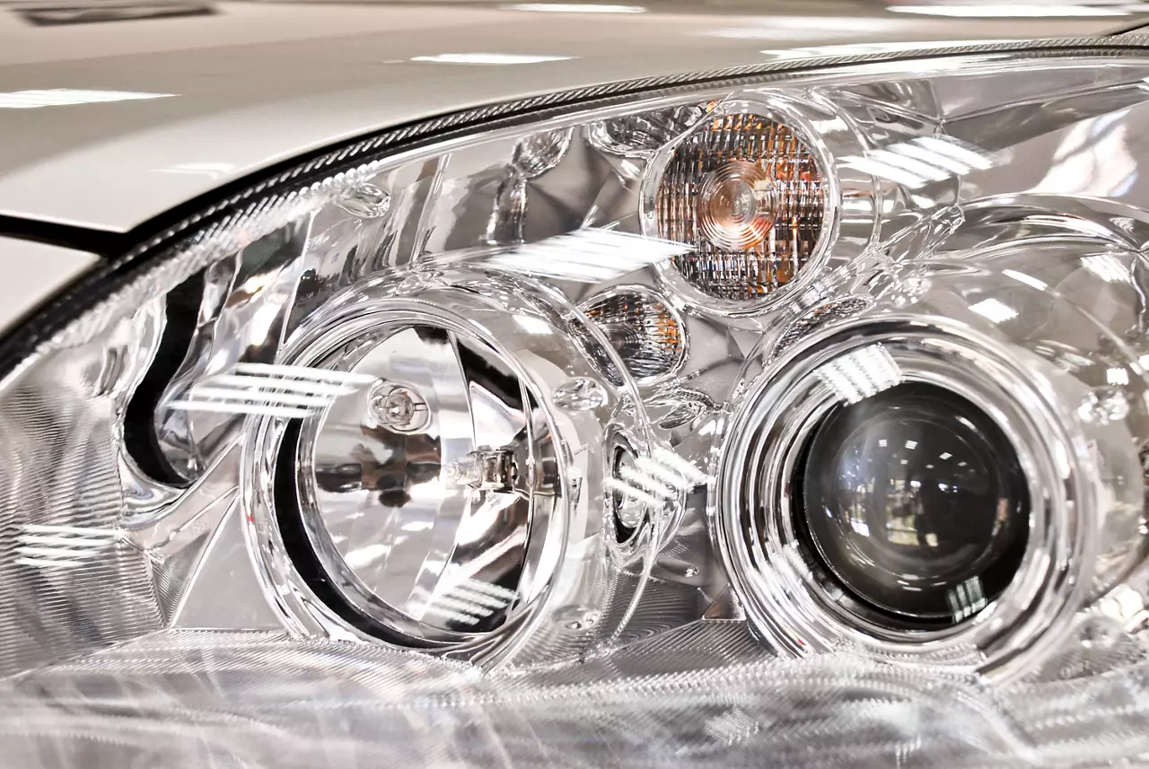 Car headlight 